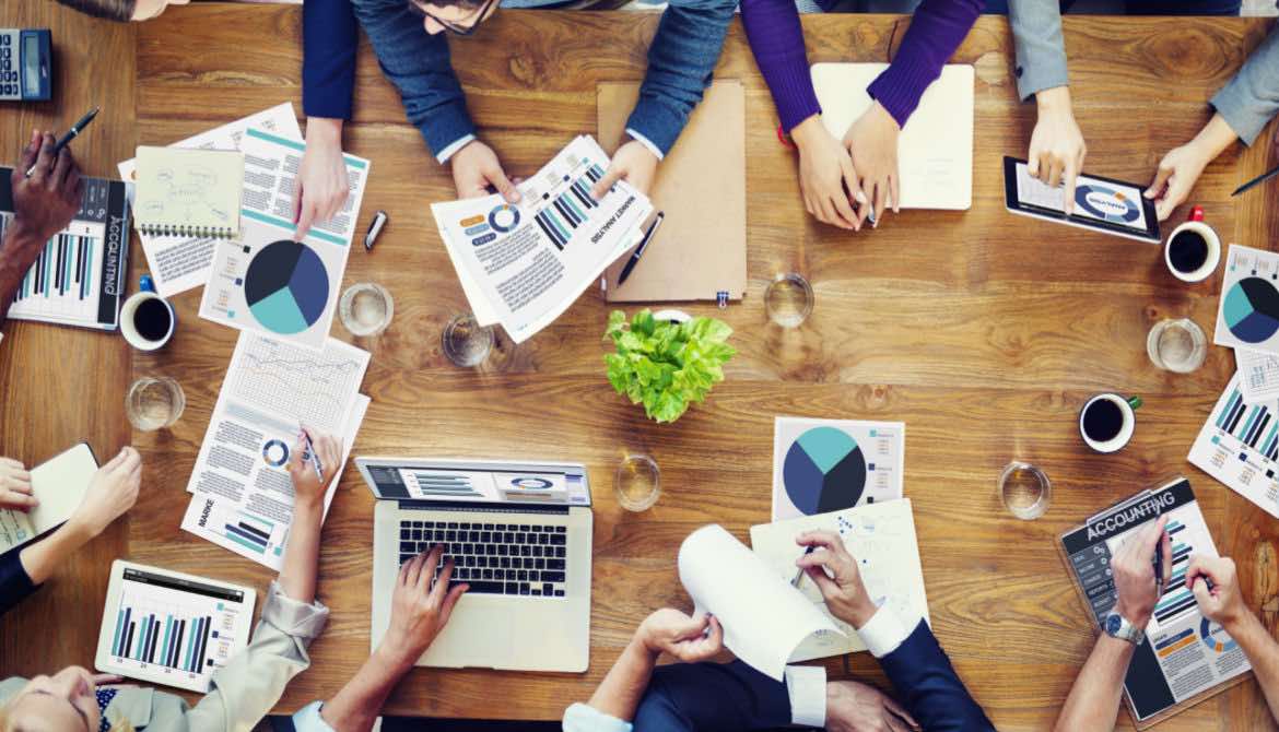 accounting-team-meeting